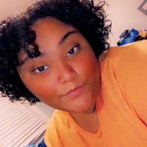 Meet your Posher, Khia